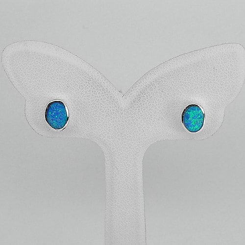 925 Sterling Silver Stud Earrings1.48 Grams with Multi Color Blue Created Opal: Product ID: 280120021 Product Type: 925 Sterling Silver Fine Jewelry Jewelry Weight: 1.48 Grams. Gemstones Color: Multi-Color Metal: Solid Silver 92.5%. Gemstone Detail: Average Range 1.43 - 1.68 Gram