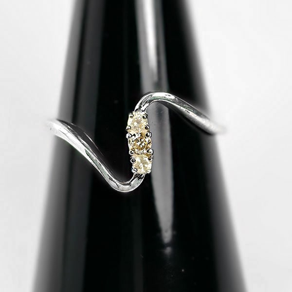 Natural Diamond 0.10 Ct. 925 Sterling Silver Ring Jewelry 0.89 Grams Size 7: Product ID: 502100128 Product Type: 925 Sterling Silver Fine Jewelry Jewelry Weight: 0.89 Grams. Gemstones Color: White Champagne Metal: Solid Silver 92.5%. Gemstone Detail: At Your Service: At Treasu