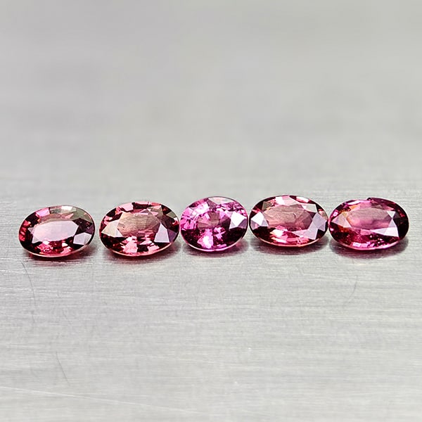 Natural Purplish Pink Rhodolite Garnet 2.42 Ct. 5 Pcs Oval Shape 6 x 4.2 Mm Gemstone From Madagascar: Product ID: 802936421 Product Name: Natural Rhodolite Weight: 2.42 CT. Size: 6 x 4.2 x 2.3 MM. Shape: Oval Color: Purplish Pink Clarity:VSI Luster: Very Good Gems Origin: Madagascar Treatment: Unheate