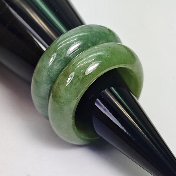 34.99 Ct. 2 Pcs Beauteous Natural Gemstone White Green Rings Jade Size 5: Product ID: 818102631 Product Name: Natural Gemstones Weight: 34.99 CT. Size: 23 x 15 x 4 MM. Shape: Round Cabochon Color: Green Clarity:Opaque Luster: Good Gems Origin: Burma Treatment: Unheated Crys