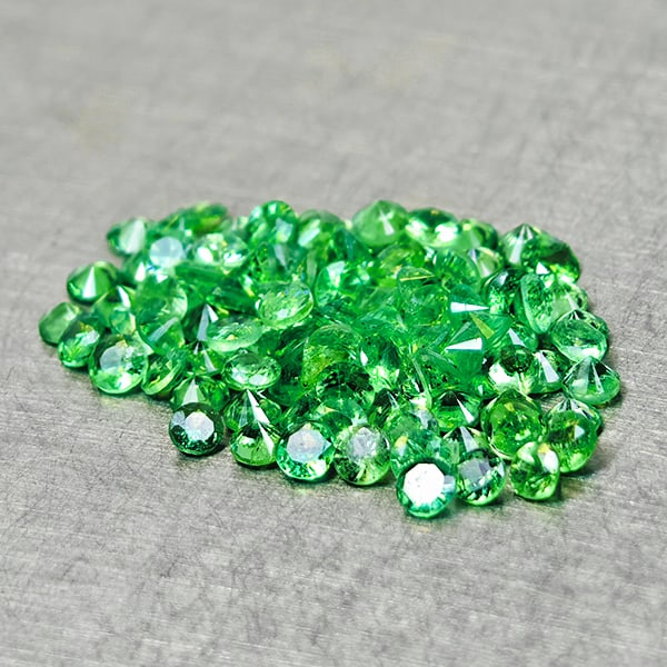 Natural Green Tsavorite Garnet 2.19 Ct. 110 Pcs Round Diamond Cut 1.6 Mm Gemstones From Tanzania: Product ID: 802936505 Product Name: Natural Tsavorite Weight: 2.19 CT. Size: 1.6 x 1.6 x 1.4 MM. Shape: Round Diamond Cut Color: Green Clarity:VSI Luster: Very Good Gems Origin: Tanzania Treatment: Un