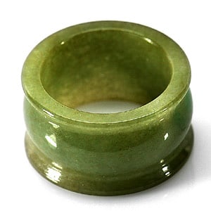 Natural Green Jade Ring 46.35 Ct. Round Shape Size 9.5 Unheated: Product ID: 819807780 Product Name: Natural Jade Weight: 46.35 CT. Size: 26 x 26 x 14.1 MM. Shape: See As On Picture Color: White Green Clarity:Opaque Luster: Good Gems Origin: Thailand Treatment: Unh