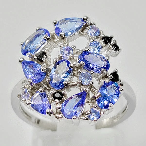 Natural Violetish Blue Tanzanite 925 Sterling Silver Ring Jewelry 3.37 Grams Size 7: Product ID: 200108295 Product Type: 925 Sterling Silver Fine Jewelry Jewelry Weight: 3.37 Grams. Ring Size: 7 Resizable(Fee) Gemstones Color: Violetish Blue Metal: Solid Silver 92.5%. Gemstone Detail: