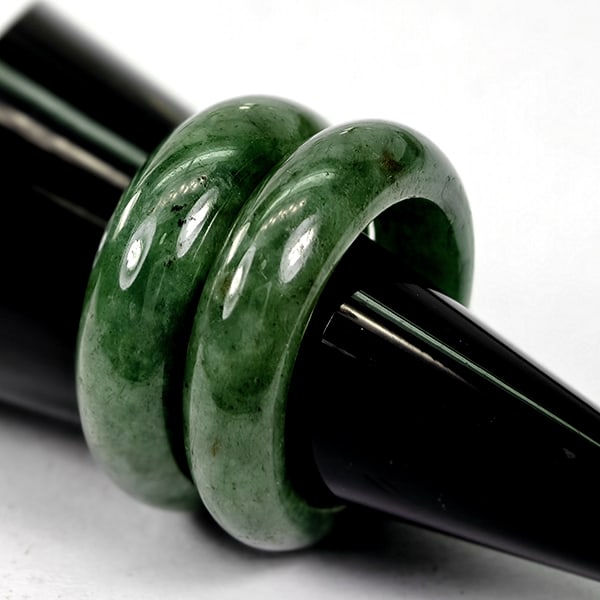 Natural Green Jade Rings 32.82 Ct. 2 Pcs Size 6.5 Unheated Gemstone: Product ID: 818102638 Product Name: Natural Gemstones Weight: 32.82 CT. Size: 24 x 17 x 4 MM. Shape: Round Cabochon Color: Green White Clarity:Opaque Luster: None Gems Origin: Burma Treatment: Unheate