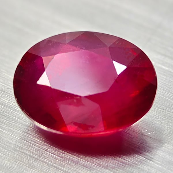 Natural Red Ruby 4.58 Ct. Oval Shape 10.5 x 8.3 Mm. Gemstone From Madagascar: Product ID: 805935032 Product Name: Natural Ruby Weight: 4.58 CT. Size: 10.5 x 8.3 MM. Shape: Oval Color: Red Clarity:VSI Luster: Good Gems Origin: Madagascar Treatment: lead glass filled Crystal Stru