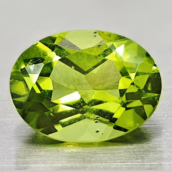 Natural Green Peridot 1.23 Ct. Oval Shape 8 x 6 Mm. Gemstone From Pakistan (1 of 3)