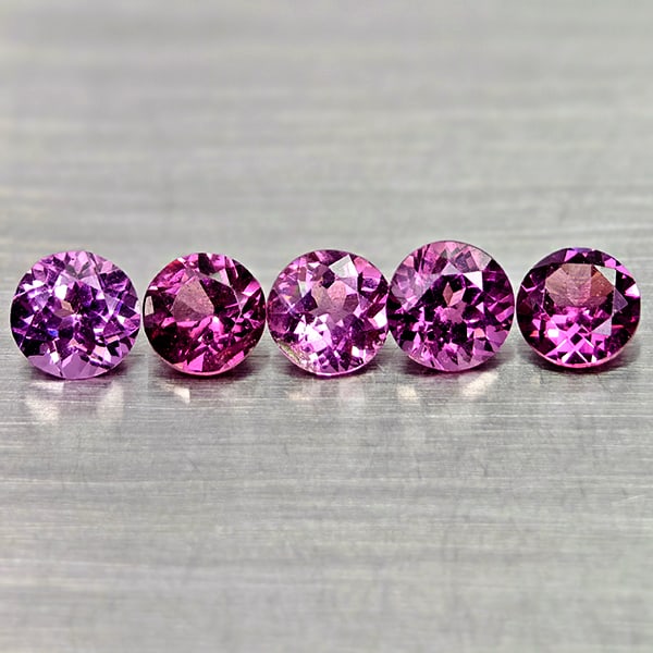 Natural Purplish Pink Rhodolite Garnet 1.32 Ct. 5 Pcs Round Shape 3.8 Mm Gemstones From Madagascar: Product ID: 802936561 Product Name: Natural Rhodolite Weight: 1.32 CT. Size: 3.8 x 3.8 x 2.7 MM. Shape: Round Shape Color: Purplish Pink Clarity:VSI - SI1 Luster: Good Gems Origin: Madagascar Treatmen