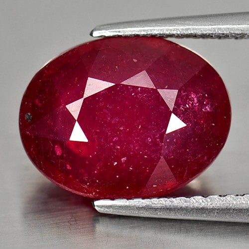 Natural Purplish Red Ruby 3.94 Ct. Oval Shape 10.8 x 8.4 Mm. Gemstone From Madagascar: Product ID: 805927348 Product Name: Natural Ruby Weight: 3.94 CT. Size: 10.8 x 8.4 x 4.3 MM. Shape: Oval Color: Purplish Red Clarity:1SI Luster: Good Gems Origin: Madagascar Treatment: Heated (Lead-gl