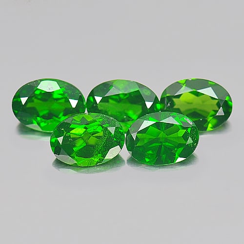 Natural Green Chrome Diopside 4.09 Ct. 5 Pcs. Oval Shape 7 x 5.2 Mm. Gemstones From Russia: Product ID: 801604492 Product Name: Natural Chrome Diopside Weight: 4.09 CT. Size: 7 x 5.2 x 2.8 MM. Shape: Oval Color: Green Clarity:VSI Luster: Good Gems Origin: Russia Treatment: Unheated Crystal S