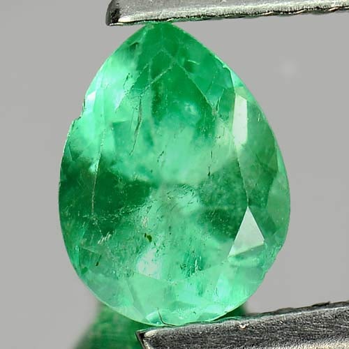 Natural Green Emerald 0.81 Ct. Pear Shape 7 x 6.5 Mm. Gemstone Unheated From Columbia (1 of 3)