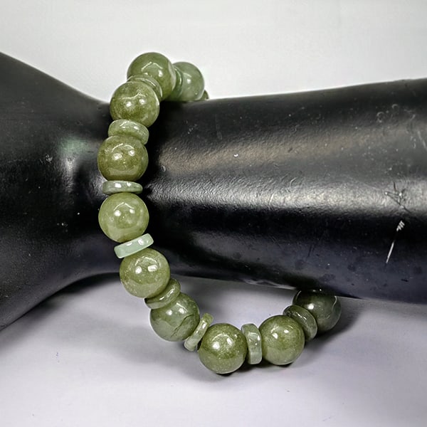 Natural Multi-Color Green Jade 190.80 Ct. Round Bangle 11 Mm 7 Inch Gemstone From Thailand: Product ID: 819815918 Product Name: Natural Jade Weight: 190.80 CT. Size: 7 Inch MM. Shape: Round Color: Multi-Color Clarity:Opaque Luster: Good Gems Origin: Thailand Treatment: Unheated Crystal Struc