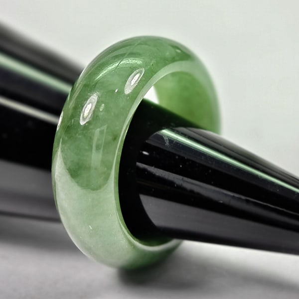 Natural Green Jade Rings 22.45 Ct. Size 7 Unheated Gemstone: Product ID: 818102621 Product Name: Natural Gemstones Weight: 22.45 CT. Size: 24 x 17 MM. Shape: Round Color: Green White Clarity:Opaque Luster: Good Gems Origin: Burma Treatment: Unheated Crystal Str