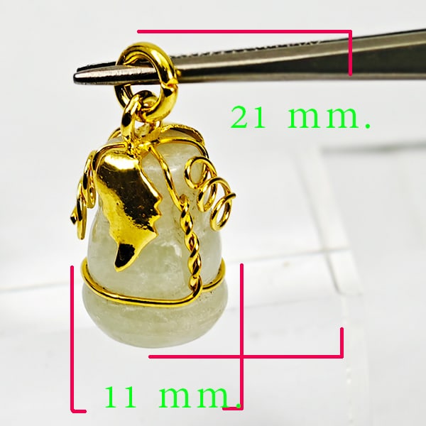 Natural Multi Color Green Jade 21.91 Ct. Calabash Pendant Size 22 x 11 Mm.: Product ID: 819814469 Product Name: Natural Jade Weight: 21.91 CT. Size: 21 x11 MM. Shape: Calabash Color: Multi Color Clarity:Opaque Luster: Good Gems Origin: Thailand Treatment: Unheated Crystal Str