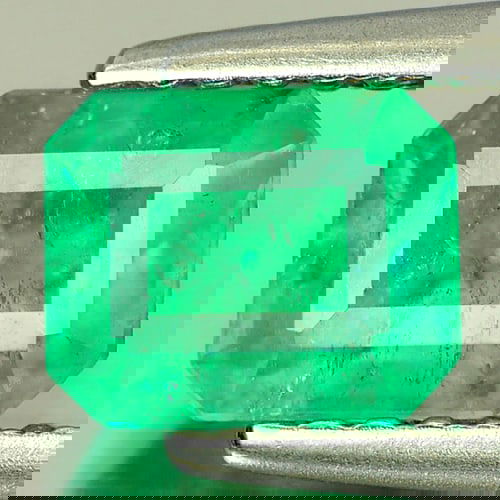 Certified Natural Green Emerald 0.92 Ct. Octagon Shape 6.3 x 5.2 Mm. Gemstone From Columbia (1 of 4)