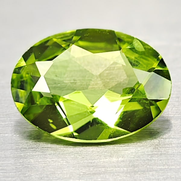 Natural Green Peridot 1.13 Ct. VVS. Oval Shape 8 x 6 Mm. Gemstone From Pakistan: Product ID: 805316983 Product Name: Natural Peridot Weight: 1.13 CT. Size: 8 x 6 x 4.5 MM. Shape: Oval Color: Green Clarity:VVS Luster: Good Gems Origin: Pakistan Treatment: Unheated Crystal Structure