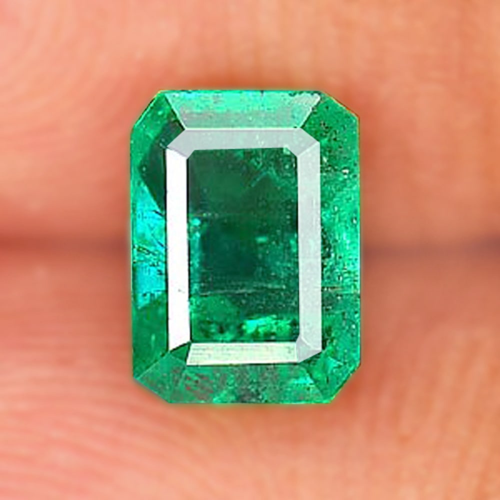 Certified Natural Green Emerald 1.16 Ct. Octagon Shape 6.77 x 4.97 Mm. Gemstone From Columbia: Product ID: 802403803 Product Name: Natural Emerald Weight: 1.16 CT. Size: 6.77 x 4.97 x 4.08 MM. Shape: Octagon Color: Green Clarity:SI Luster: Good Gems Origin: Columbia Treatment: Unheated Crystal