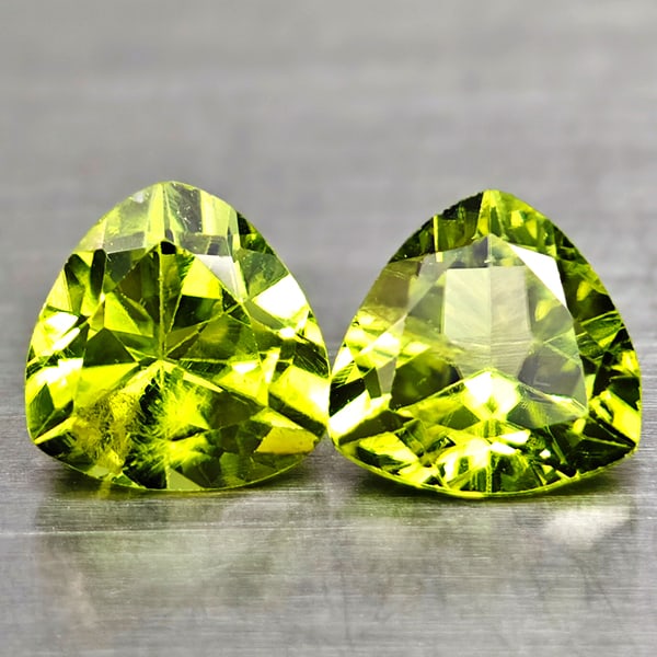 Natural Green Peridot 1.62 Ct. 2 Pcs. Trilliant Shape 5.9 Mm Gemstones From Pakistan: Product ID: 805317055 Product Name: Natural Peridot Weight: 1.62 CT. Size: 5.9 x 5.9 x 3.9 MM. Shape: Trilliant Color: Green Clarity:VSI Luster: Good Gems Origin: Pakistan Treatment: Unheated Crystal 