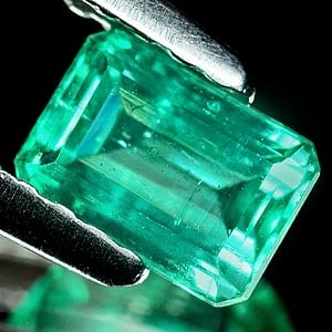 Natural Green Emerald 0.47 Ct. Octagon Shape 5.4 x 3.8 Mm. Gemstone From Columbia: Product ID: 802401234 Product Name: Natural Emerald Weight: 0.47 CT. Size: 5.4 x 3.8 x 2.9 MM. Shape: Octagon Color: Green Clarity:VSI Luster: Good Gems Origin: Columbia Treatment: Unheated Crystal St