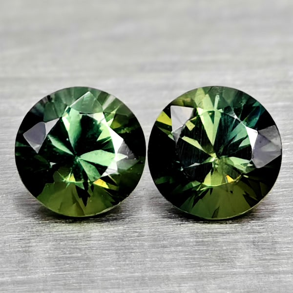 Natural Fancy Color Sapphire 0.38 Ct. 2 Pcs Round Diamand Cut 3.5 Mm Gemstones From Tanzania: Product ID: 806162236 Product Name: Natural Green Sapphire Weight: 0.38 CT. Size: 3.5 x 3.5 x 2.4 MM. Shape: Round Diamond Cut Color: Fancy Color Clarity:VSI Luster: Very Good Gems Origin: Tanzania Tr