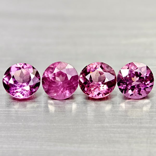 Natural Purplish Pink Rhodolite Garnet 1.48 Ct. 5 Pcs Round Shape 4 Mm Gemstones From Madagascar: Product ID: 802936558 Product Name: Natural Rhodolite Weight: 1.48 CT. Size: 4.2 x 4.2 x 3 MM. Shape: Round Shape Color: Purplish Pink Clarity:VSI - SI1 Luster: Good Gems Origin: Madagascar Treatment: