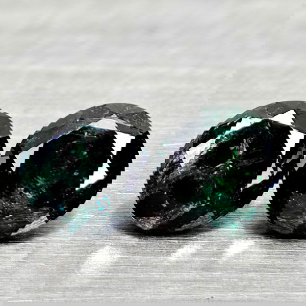 Natural Blue Loose Diamond 0.27 Ct. 2 Pcs Round Diamond Cut 3.2 Mm From Belgium: Product ID: 502100319 Product Name: Natural Natural Diamond Weight: 0.27 CT. Size: 3.2 x 3.2 x 2.1 MM. Shape: Round Diamond Cut Color: Blue Clarity:SI1 Luster: Good Gems Origin: Belgium Treatment: Tre