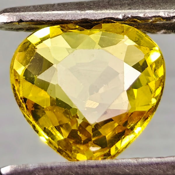 Natural Yellow Sapphire 0.67 Ct. Clean Heart Shape 5.5 Mm Gemstone From Thailand (1 of 3)