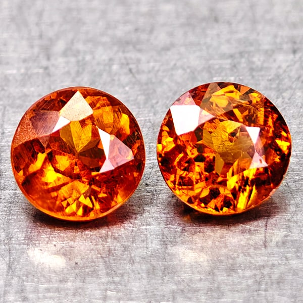 Natural Orange Red Spessartine Garnet 1.13 Ct. 2 Pcs Round Shape 4.6 Mm Gemstones From Tanzania: Product ID: 802936487 Product Name: Natural Spessartine Weight: 1.13 CT. Size: 4.6 x 4.6 x 3 MM. Shape: Round Color: Orangish Red Clarity:VSI Luster: Very Good Gems Origin: Tanzania Treatment: Unheate