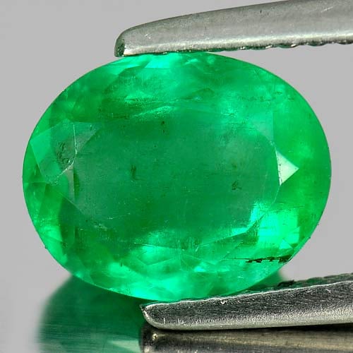 Natural Green Emerald 1.99 Ct. Oval Shape 9.2 x 7.4 Mm. Gemstone From Columbia (1 of 3)