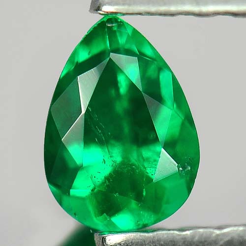 Natural Green Emerald 0.23 Ct. Pear Shape 5 x 3.6 Mm. Gemstone from Columbia: Product ID: 802401220 Product Name: Natural Emerald Weight: 0.23 CT. Size: 5 x 3.6 x 2.7 MM. Shape: Pear Color: Green Clarity:SI Luster: Good Gems Origin: Columbia Treatment: Unheated Crystal Structur