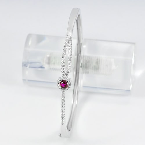 925 Sterling Silver Bangle Jewelry 10.00 Grams Diameter 55 Mm. Beautiful Design: Product ID: 280550084 Product Name: Natural Fashion Jewelry Weight: 10.00 CT. Size: 60 / 55 Mm. MM. Shape: Bangle Color: Silver Clarity:None Luster: None Gems Origin: Thailand Treatment: None Crystal 