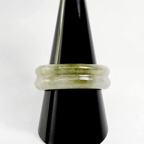 Natural Green Jade Ring 25.96 Ct. Unheated Gemstone Size 9: Product ID: 819815905 Product Name: Natural Gemstones Weight: 25.96 CT. Size: 25 x 19 MM. Shape: Round Color: Green Clarity:Opaque Luster: Good Gems Origin: Thailand Treatment: Unheated Crystal Struct