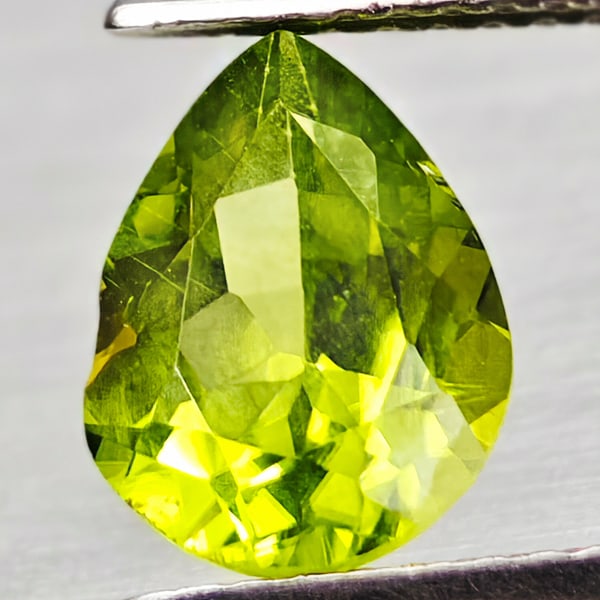 Natural Green Peridot 1.76 Ct. Pear Shape 9.1 x 6.9 Mm Gemstone From Pakistan (1 of 3)