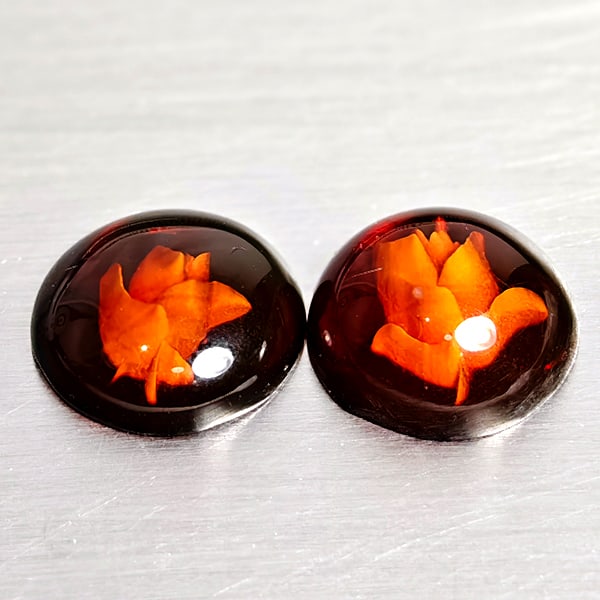 Natural Amber 0.96 Ct. 2 Pcs. Flower Carving In Round Cabochon 7.6 Mm Gemstones From Poland: Product ID: 819091033 Product Name: Natural Amber Weight: 0.96 CT. Size: 7.6 x 7.6 x 2.6 MM. Shape: Round Cabochon Color: Brown Yellow Clarity:Semi - Transparent Luster: Good Gems Origin: Poland Treat