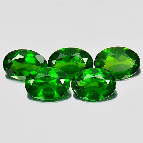 Natural Green Chrome Diopside 3.64 Ct. 5 Pcs. Oval Shape 7.1 x 5.1 Mm. Gemstones Unheated: Product ID: 801604811 Product Name: Natural Chrome Diopside Weight: 3.64 CT. Size: 7.1 x 5.1 x 2.9 MM. Shape: Oval Color: Green Clarity:VSI Luster: Good Gems Origin: Russia Treatment: Unheated Crystal