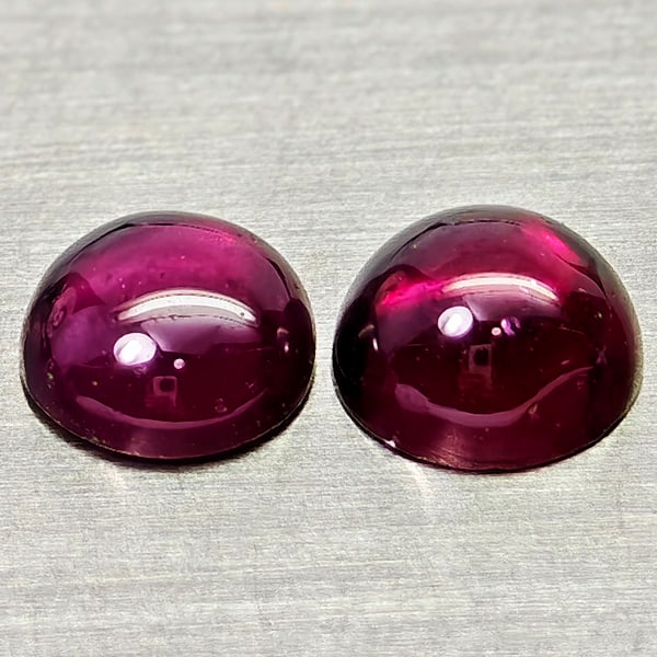 Natural Purplish Pink Rhodolite Garnet 1.36 Ct. 2 Pcs Round Cabochon Shape 5.1Mm Gemstone From: Product ID: 802936755 Product Name: Natural Rhodolite Weight: 1.36 CT. Size: 5.1 x 5.1 x 2.6 MM. Shape: Round Cabochon Color: Purplish Pink Clarity:Semi - Transparent Luster: Good Gems Origin: Madagas