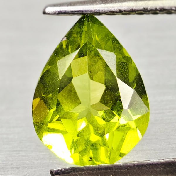 Natural Green Peridot 1.50 Ct. Pear Shape 9.1 x 6.9 Mm Gemstone From Pakistan (1 of 3)