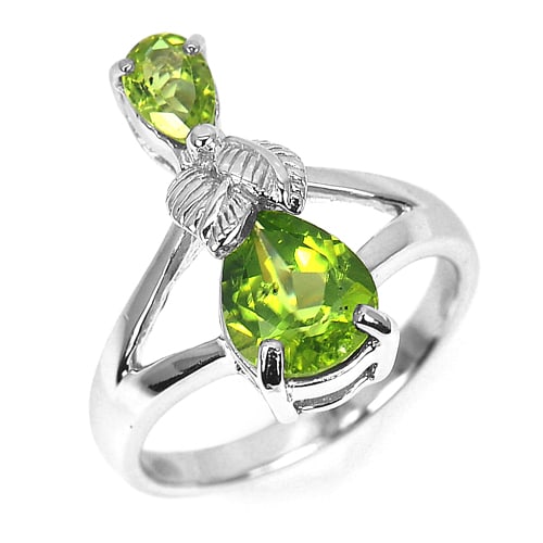 Natural Green Peridot 925 Sterling Silver Ring Jewelry 4.69 G. Size 7 (1 of 3)