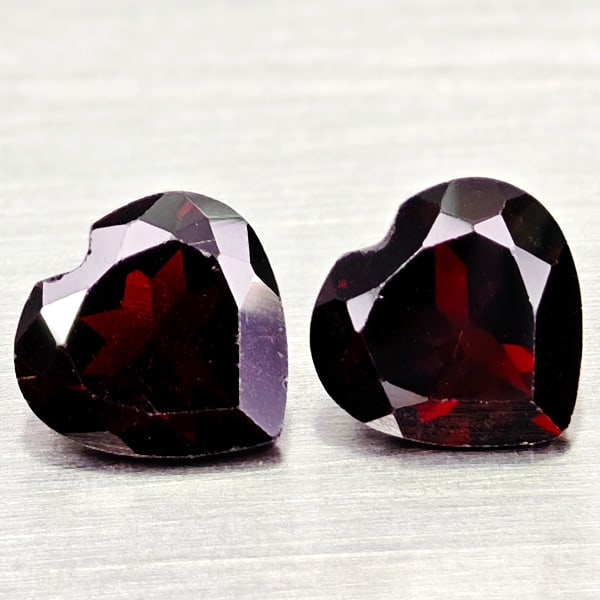 Natural Orangish Red Garnet 2.66 Ct. 2 Pcs Heart Shape 6.9 x 6.8 MM Gemstones From Tanzania (1 of 3)