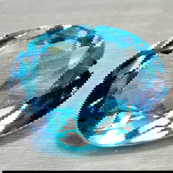 Natural Swiss Topaz 2.60 Ct. Oval Shape 10 x 8 Mm Gemstone From Brazil: Product ID: 807168046 Product Name: Natural Blue Topaz Weight: 2.60 CT. Size: 10 x 8 x 4.2 MM. Shape: Oval Shape Color: Swiss Blue Clarity:VSI Luster: Good Gems Origin: Brazil Treatment: Treated Cryst