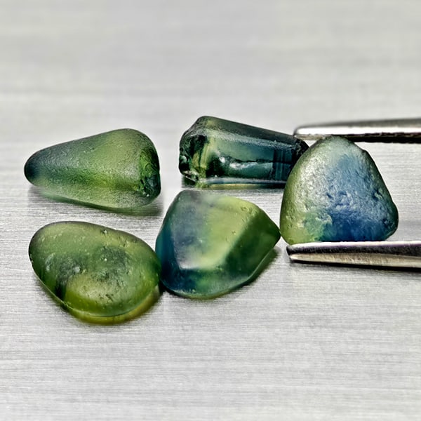 Natural Fancy Color Sapphire 5.70 Ct. 5 Pcs Rough Shape Gemstones From Tanzania (1 of 3)