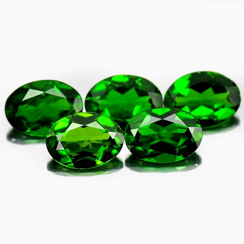 Natural Green Chrome Diopside 3.77 Ct. 5 Pcs. VVS Oval Shape 7.1 x 5.1 Mm. Unheated Gemstone: Product ID: 801604785 Product Name: Natural Chrome Diopside Weight: 3.77 CT. Size: 7.1 x 5.1 x 3 MM. Shape: Oval Color: Green Clarity:VVS Luster: Good Gems Origin: Russia Treatment: Unheated Crystal S