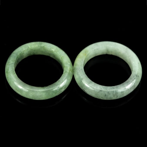 Natural Green Rings Jade 23.32 Ct. 2 Pcs. Gemstones Unheated Size 5: Product ID: 819809503 Product Name: Natural Jade Weight: 23.32 CT. Size: 21 x 21 MM. Shape: Round Color: White Green Clarity:Opaque Luster: Good Gems Origin: Thailand Treatment: Unheated Crystal Struc