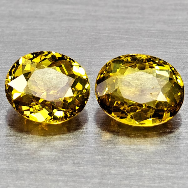 Natural Yellowish Green Mali Garnet 1.87 Ct. 2 Pcs Oval Shape 6.5 x 5.4 Mm Unheated Gemstones: Product ID: 802936797 Product Name: Natural Mali Garnet Weight: 1.87 CT. Size: 6.5 x 5.4 x 3.3 MM. Shape: Oval Color: Yellowish Green Clarity:VSI Luster: Good Gems Origin: Madagascar Treatment: Unheat