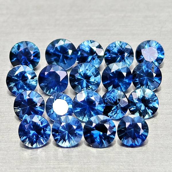 Natural Blue Sapphire 1.76 Ct. 19 Pcs Round Diamond Cut 2.8 Mm Gemstones From Madagascar: Product ID: 806012150 Product Name: Natural Blue Sapphire Weight: 1.76 CT. Size: 2.8 x 2.8 x 1.8 MM. Shape: Round Diamond Cut Color: Blue Clarity:VSI Luster: Good Gems Origin: Madagascar Treatment: He
