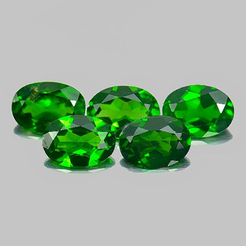 Natural Green Chrome Diopside 3.73 Ct. Oval Shape 5 Pcs. 7 x 5.1 Mm. Unheated Gemstones: Product ID: 801604770 Product Name: Natural Chrome Diopside Weight: 3.73 CT. Size: 7 x 5.1 x 2.8 MM. Shape: Oval Color: Green Clarity:VSI Luster: Good Gems Origin: Russia Treatment: Unheated Crystal S
