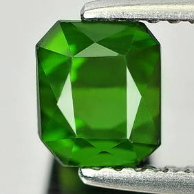 Natural Green Tourmaline 1.37 Ct. VVS Octagon Shape 6 x 5 Mm. Unheated Gemstone From Nigeria (1 of 3)