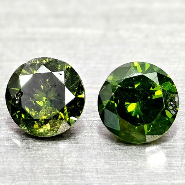 Natural Green Loose Diamond 0.37 Ct. 2 Pcs Round Diamond Cut 3.5 Mm Gemstones From Belgium: Product ID: 502100273 Product Name: Natural Natural Diamond Weight: 0.37 CT. Size: 3.5 x 3.5 x 2.3 MM. Shape: Round Diamond Cut Color: Green Clarity:SI1 Luster: Good Gems Origin: Belgium Treatment: Tr