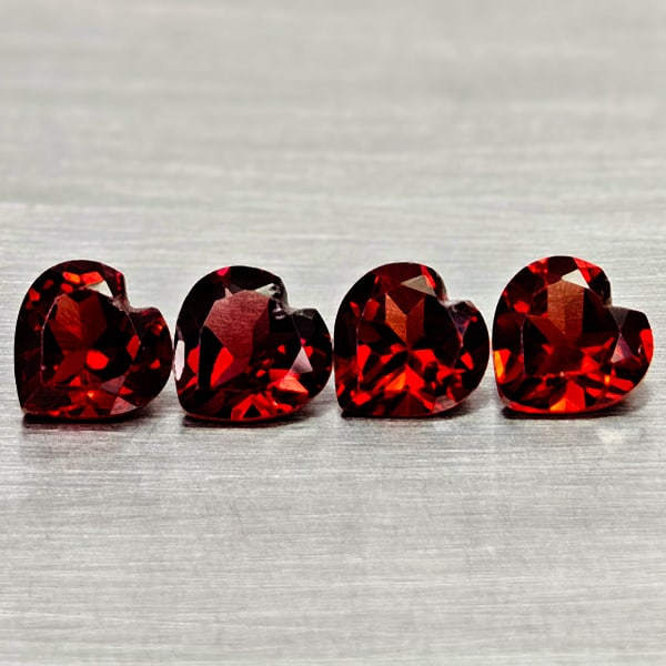 Natural Purplish Red Rhodolite Garnet 3.71 Ct. 4 Pcs Heart Shape 6.1 x 6 Mm Gemstones From: Product ID: 802936676 Product Name: Natural Rhodolite Weight: 3.71 CT. Size: 6.1 x 6 x 4.1 MM. Shape: Heart Shape Color: Purplish Red Clarity:VSI Luster: Good Gems Origin: Madagascar Treatment: Unheat