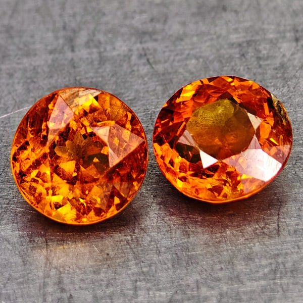 Natural Orange Red Spessartine Garnet 1.50 Ct. 2 Pcs Round Shape 5.1 Mm Gemstones From Tanzania: Product ID: 802936492 Product Name: Natural Spessartine Weight: 1.50 CT. Size: 5.1 x 5.1 x 3.6 MM. Shape: Round Color: Orangish Red Clarity:VSI Luster: Very Good Gems Origin: Tanzania Treatment: Unhea