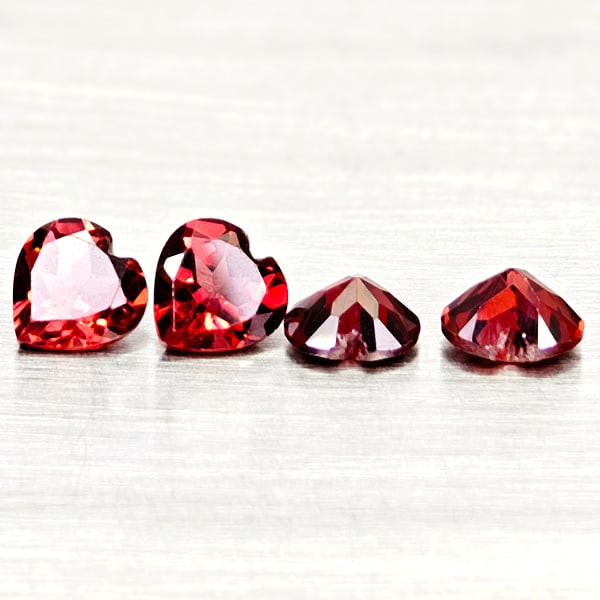 Natural Purplish Red Rhodolite Garnet 3.71 Ct. 4 Pcs Heart Shape 6 Mm Gemstones From Madagascar: Product ID: 802936699 Product Name: Natural Rhodolite Weight: 3.71 CT. Size: 6.1 x 6 x 3.6 MM. Shape: Heart Shape Color: Purplish Red Clarity:VSI Luster: Good Gems Origin: Madagascar Treatment: Unheat